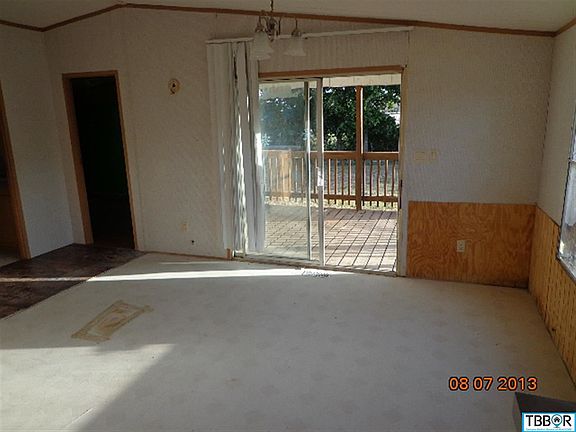 5th image of 1301 Vanessa St