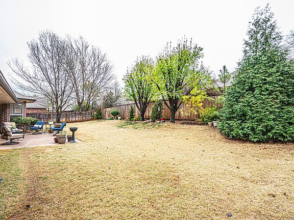 5th image of 2640 Ashebriar Ln
