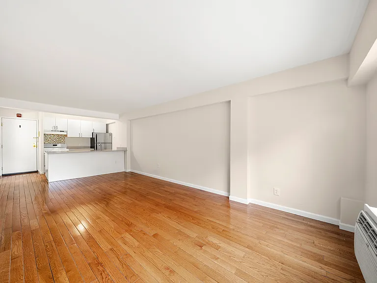 333 Grand Ave #2S — Photo 9