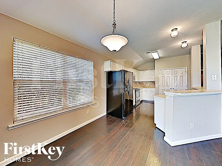 724 Bamboo Dr — Photo 5