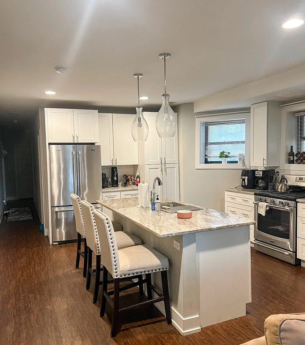1049 N. Leavitt St. — Photo 1