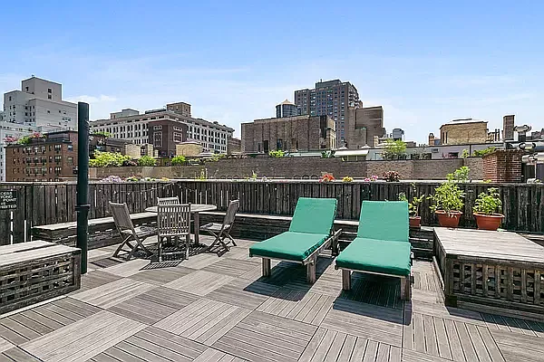 Sold by Compass | media 9