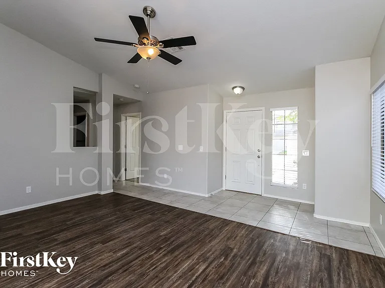2290 E Nunneley Ct — Photo 4