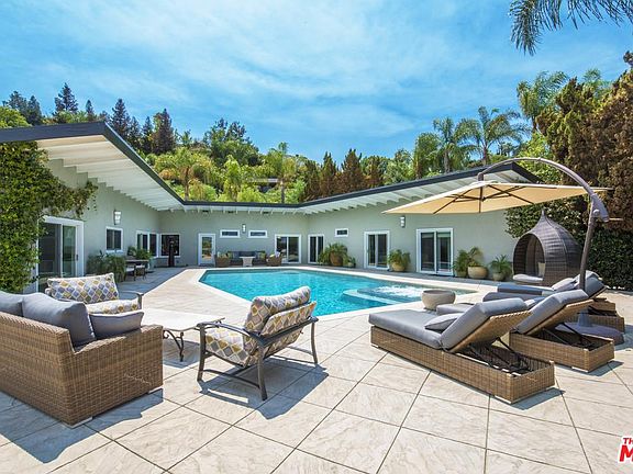 3rd image of 11095 Wrightwood Ln