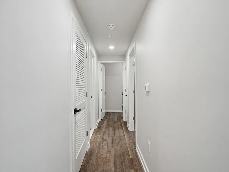 101 Oxford — Photo 15