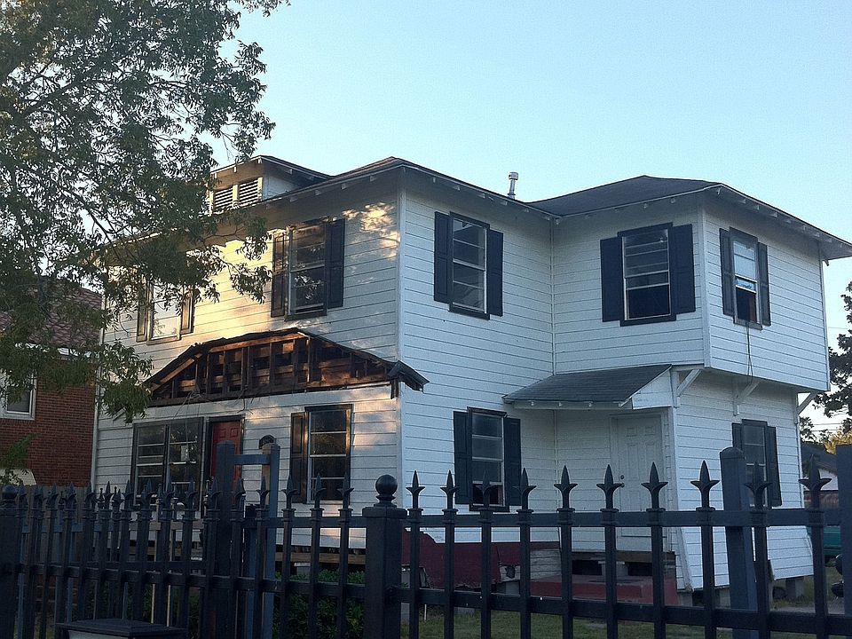 2nd image of 4625 Woodside St