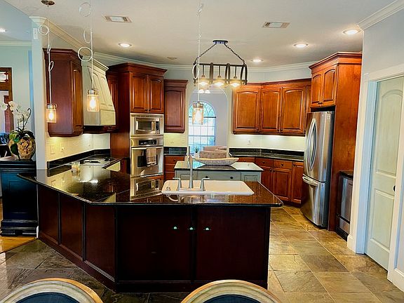3rd image of 175000 Chaparral Dr