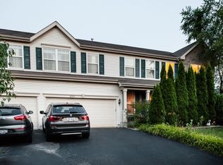 829 Lindsey Ln, Bolingbrook, IL 60440