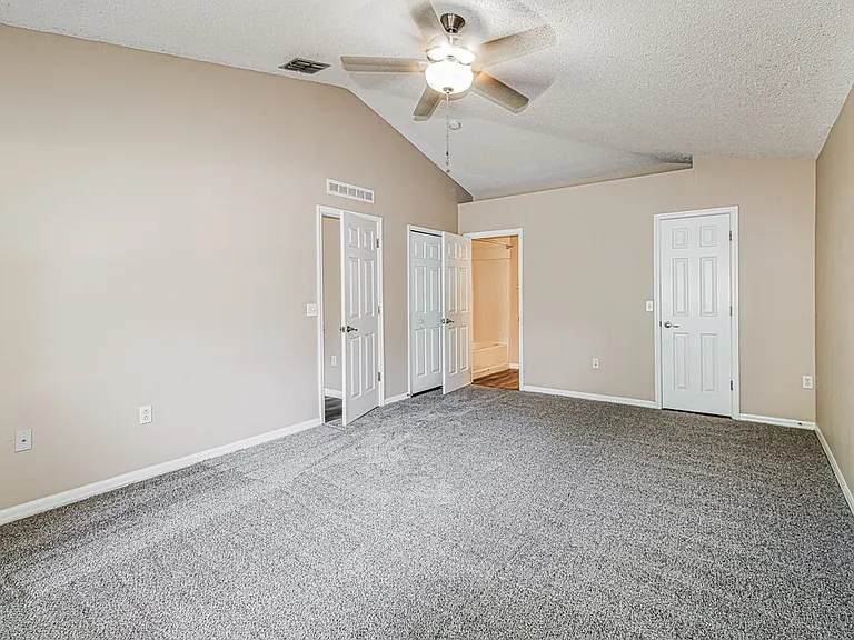 14017 Tudor St — Photo 10