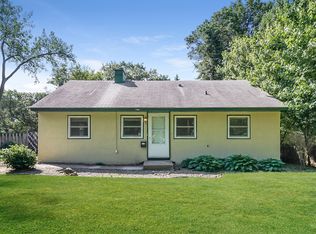 1998 Polaris Ct, North Saint Paul, MN 55109