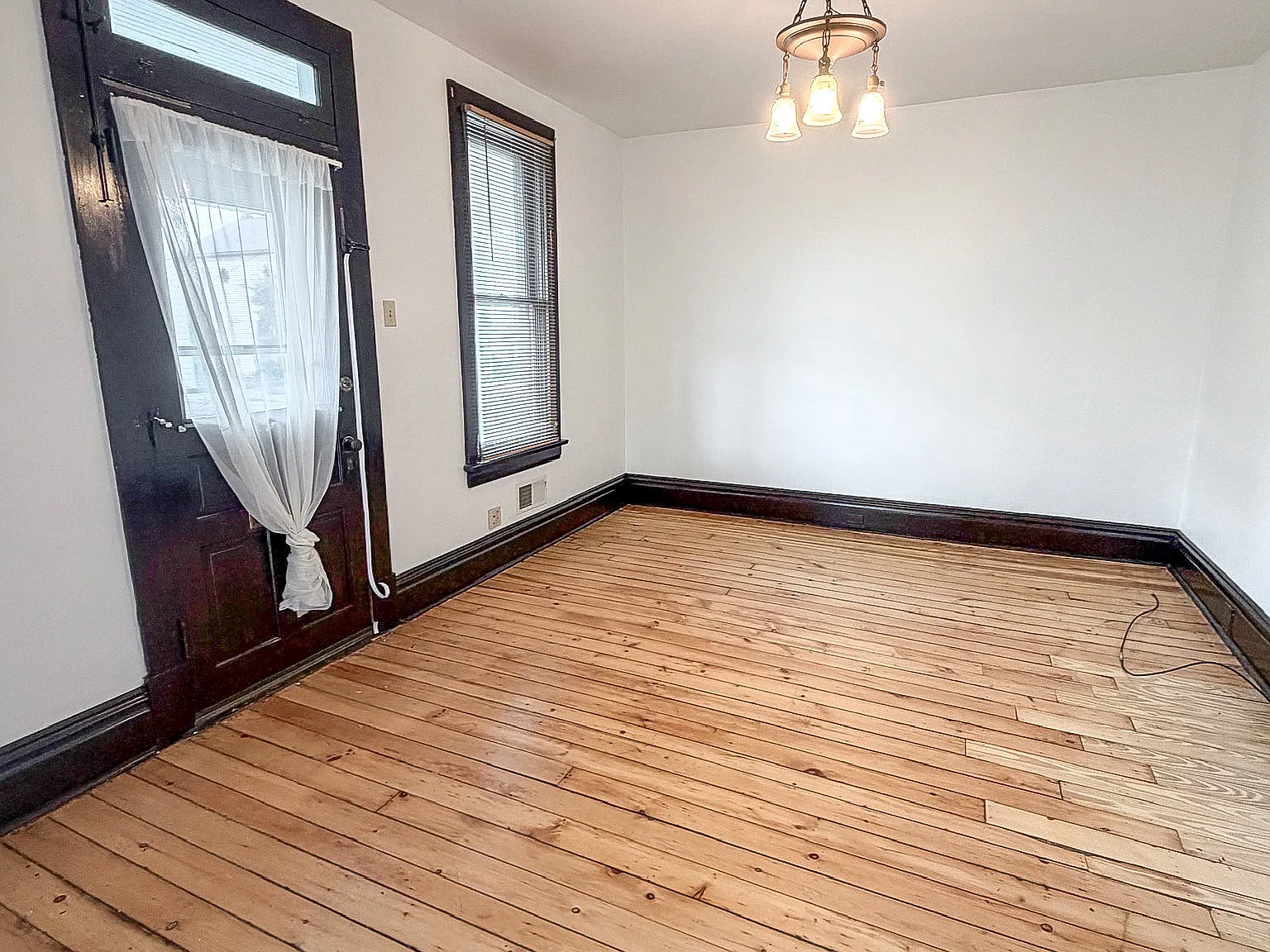 506 Locust Street - 1 — Photo 4