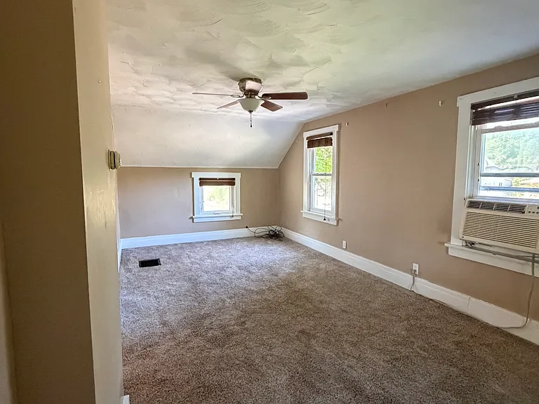 4821 Harlem Rd — Photo 4