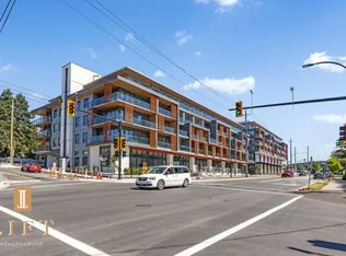 422 E 3rd St #401, North Vancouver, BC