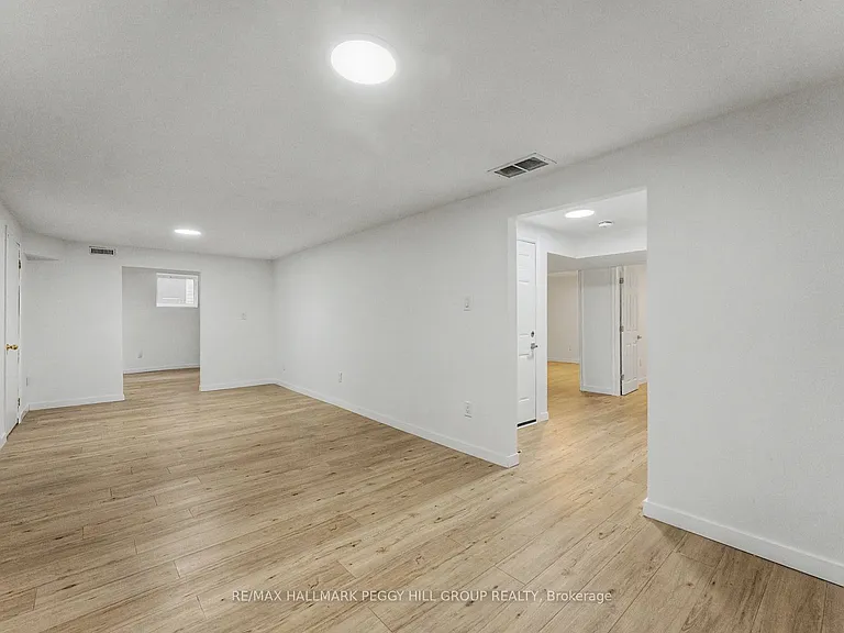 332 Harvie Rd #LOWER — Photo 5