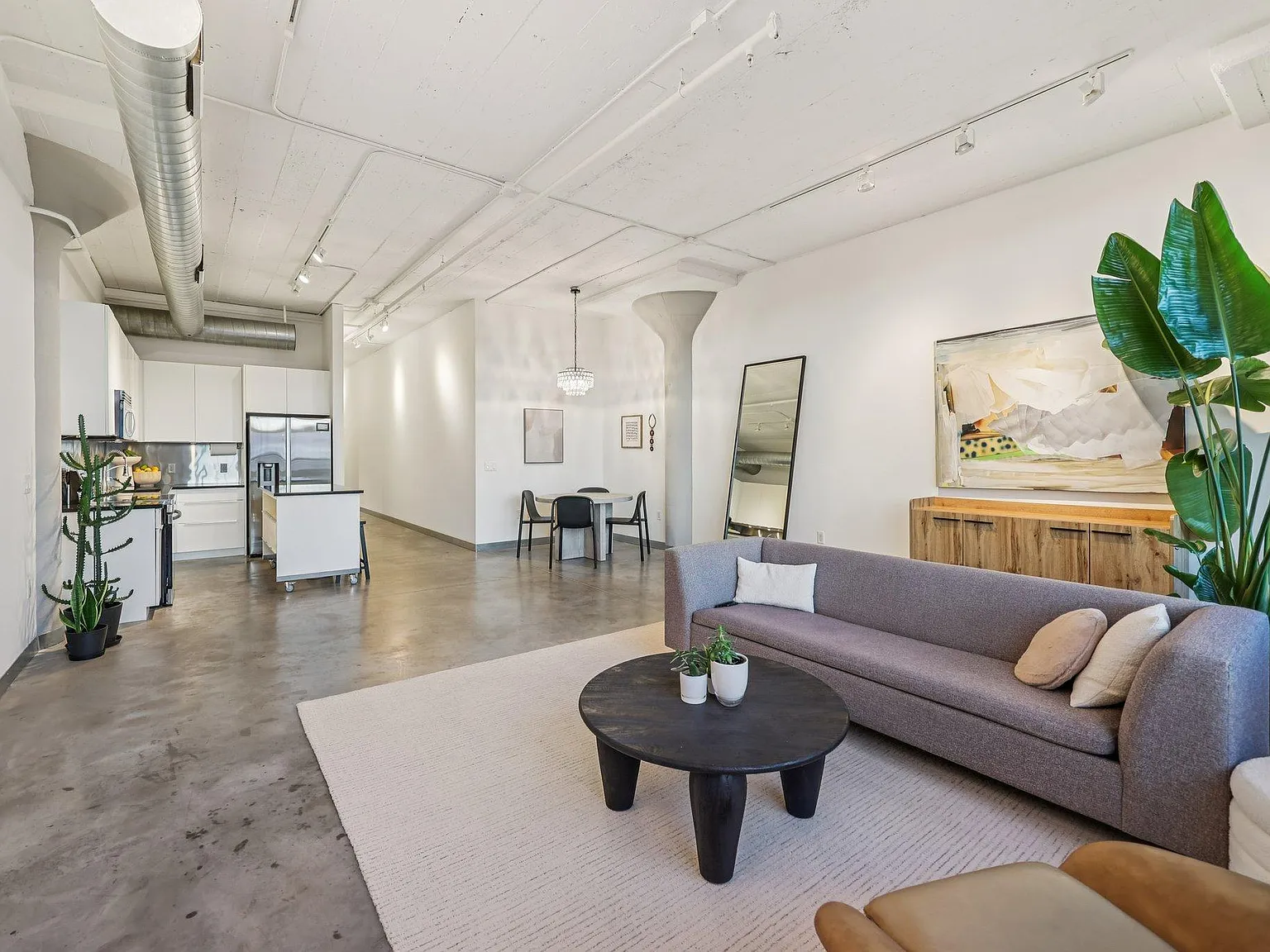2 bed, 2.0 bath, 1360 sqft, $2,350 — Photo 4