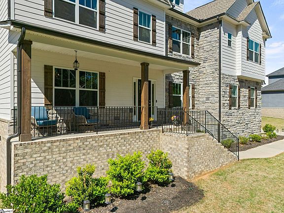 5th image of 6 Peyton Ln