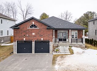 15 Emerald St, Wasaga Beach, ON L9Z0K8