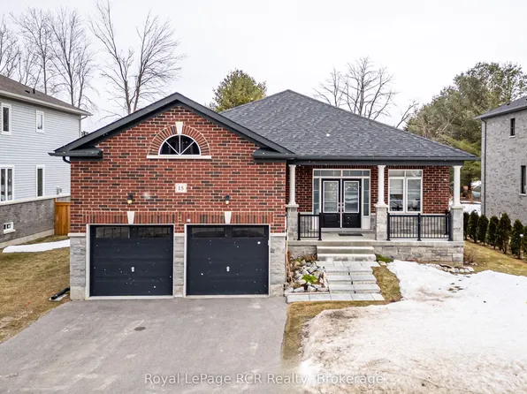 15 Emerald St, Wasaga Beach, ON L9Z 0K8