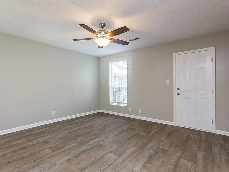 291 Dunbar Cave Rd — Photo 2
