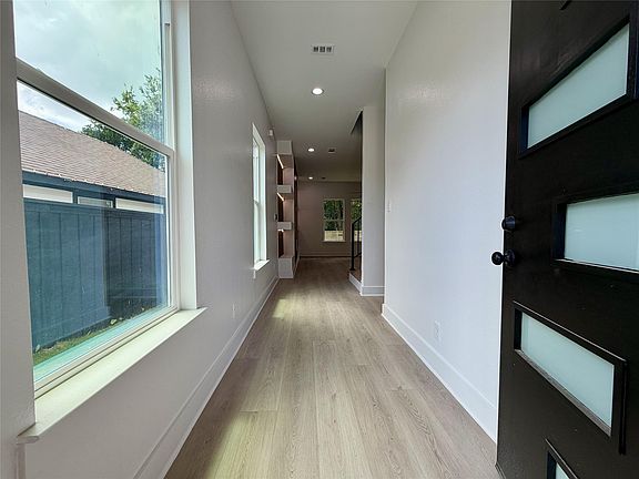 3rd image of 2823 Curvilinear Ct