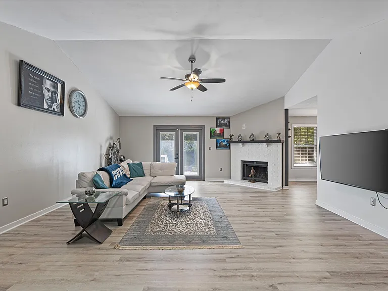131 Nicole Ln — Photo 13