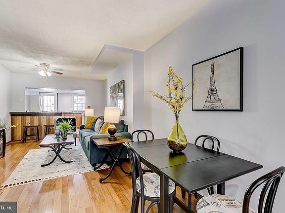 3rd image of 232 E Barney St