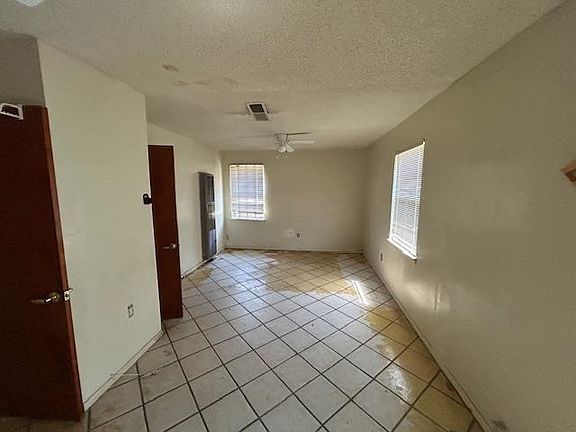 3rd image of 386 McFarland Dr