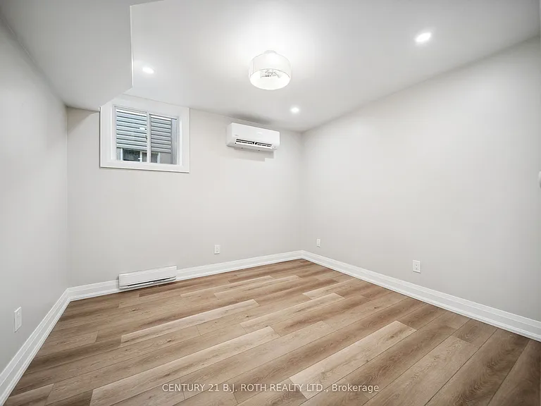 14 Christine Pl #LOWER — Photo 6