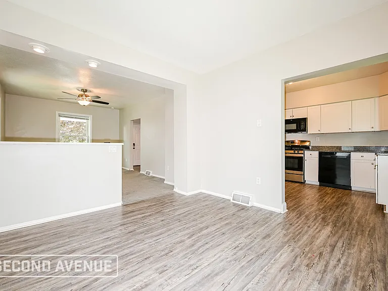 236 Grace Ave — Photo 7