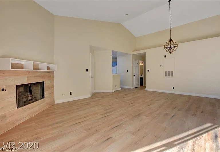 5062 S Rainbow Blvd #203 — Photo 4