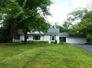 290 North St, Chagrin Falls, OH 44022