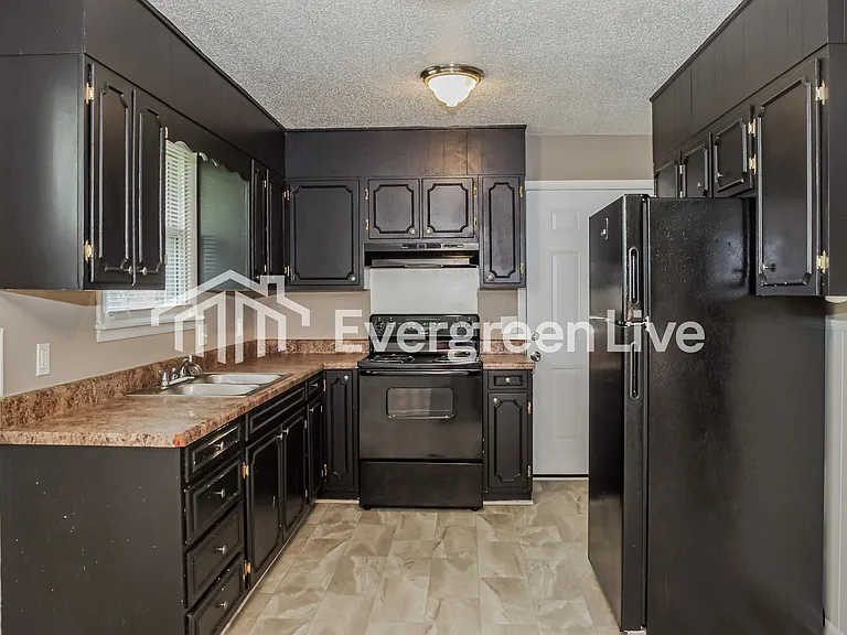 3216 Teton Dr NW — Photo 7