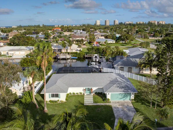 124 Queen Christina Court, Hutchinson Island, FL 34949