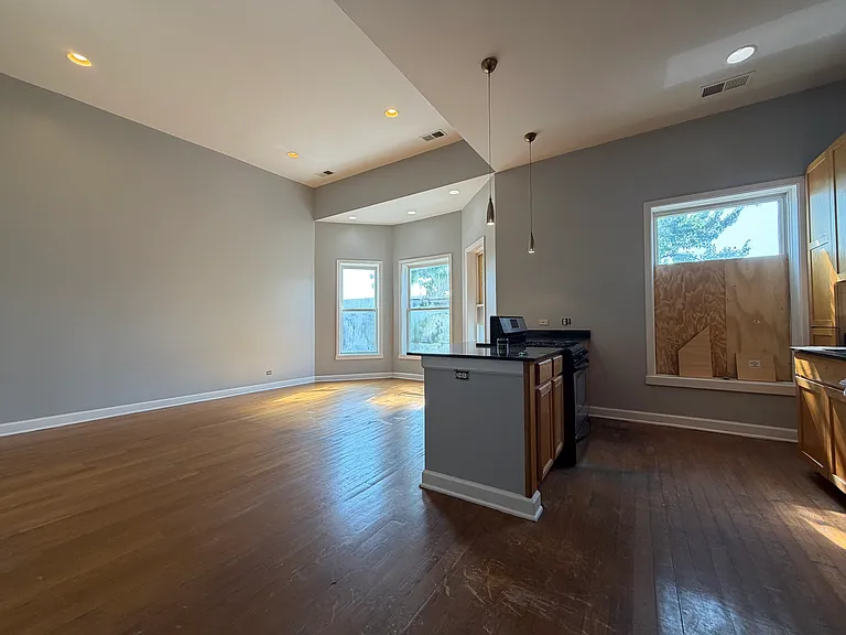 5837 S Calumet Ave #3S — Photo 2