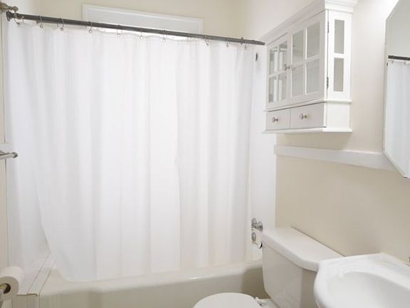 4th image of 3117 Girard Ave S #2