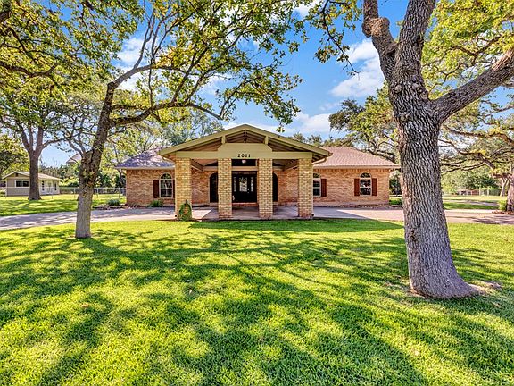 2nd image of 2011 Briarwood Cir