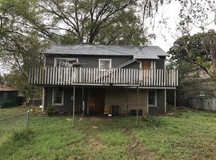 302 S 5th St, Gatesville, TX 76528