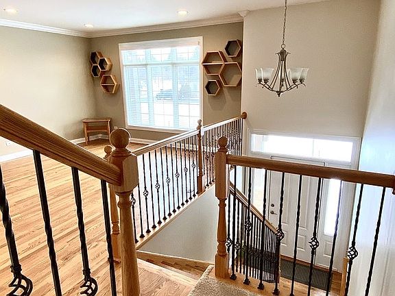 5th image of 260 Regency Ct Unit B