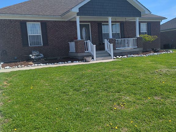 3rd image of 310 Oak Hill Ct