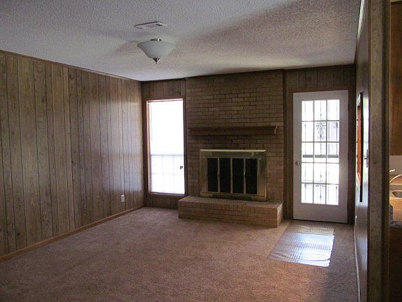 4th image of 204 Dogwood Ln