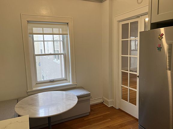 5th image of 2015 NW Flanders St APT 304