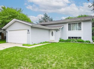 2165 Savannah Rd, Elgin, IL 60123