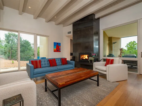1009 1/2 Camino Santander, Santa Fe, NM 87505