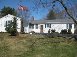 26 Curwen Rd, Peabody, MA 01960