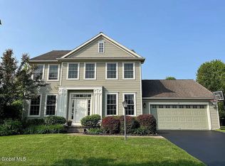 23 Avendale Dr, Ballston Lake, NY 12019