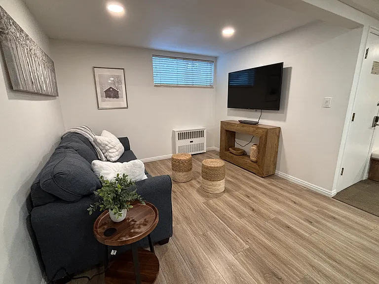 1482 Empire Ave #M3 — Photo 4