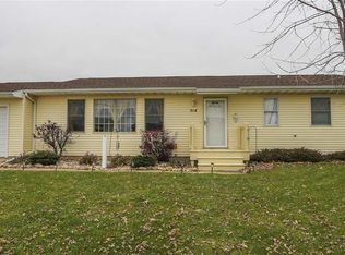 514 Walnut Ct, Waverly, IA 50677