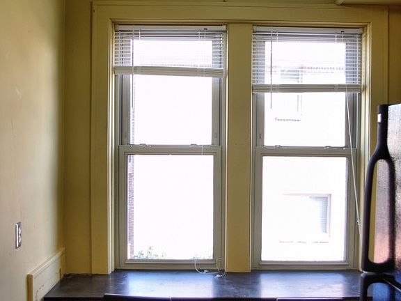 5th image of 851 Oakwood Blvd APT 25