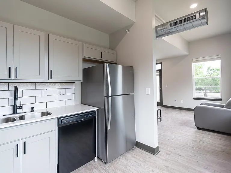 The Bentley Apartments — Photo 52