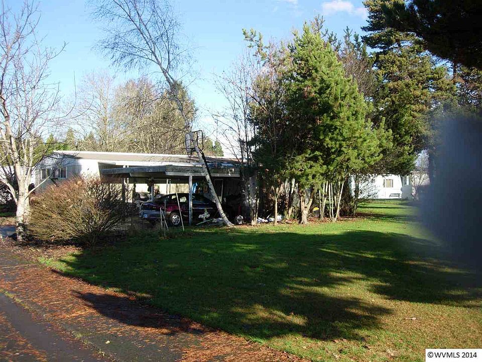 2nd image of 2994 Surfwood Dr NE